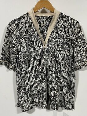 Tail Black & Cream Printed Short Sleeve Blouse